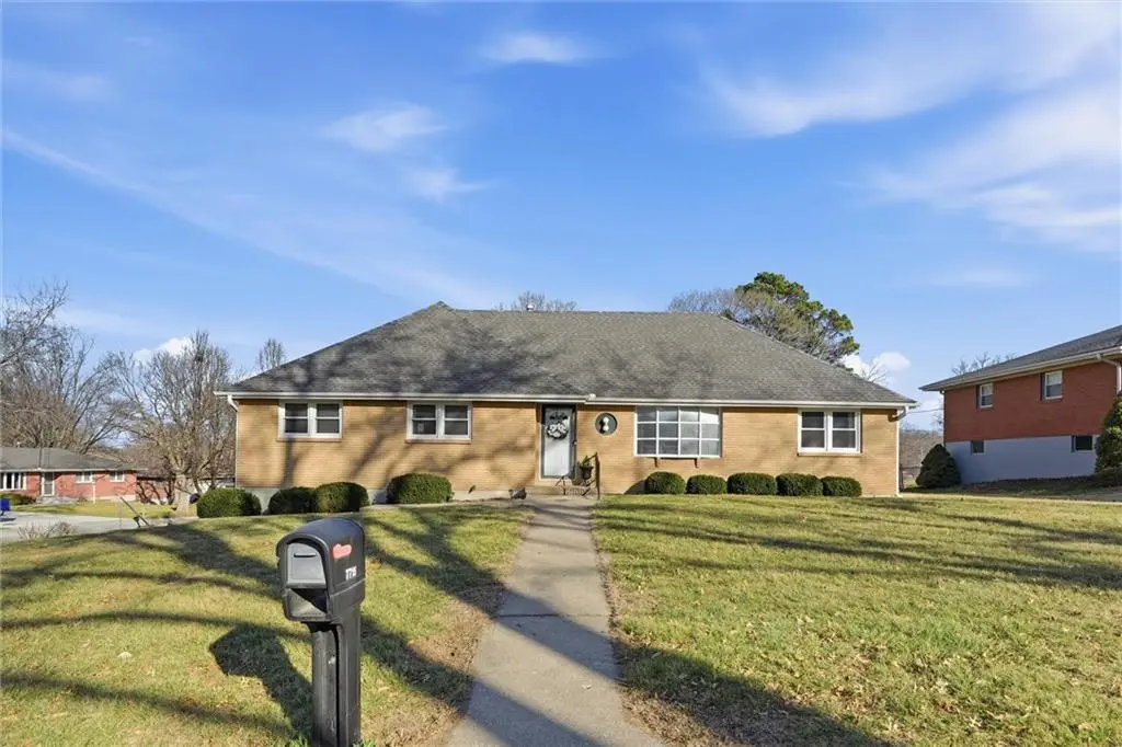 7715 N Lydia Avenue, Kansas City, MO 64118 - #1