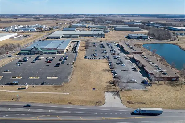 1305 S Riverside Road, St Joseph, MO 64507