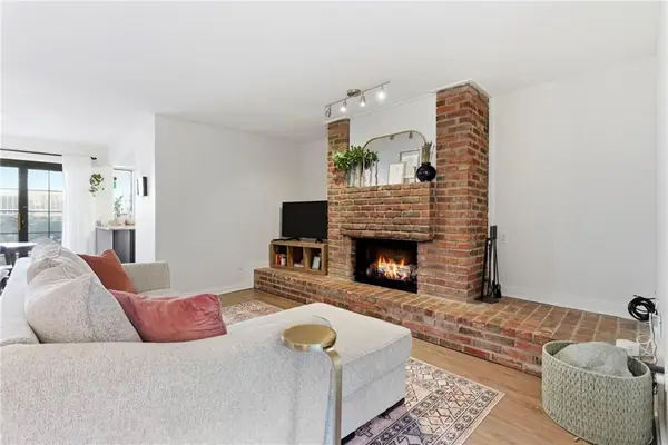 4056 Warwick Boulevard #7, Kansas City, MO 64111