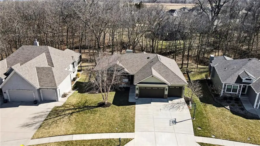 18301 Belinda Drive, Smithville, MO 64089 - #2