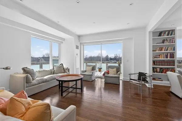 4950 Central Street #405, Kansas City, MO 64112