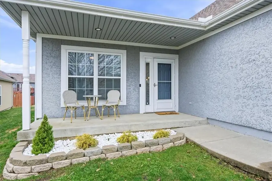 12220 N Pomona Lane, Kansas City, MO 64163 - #2