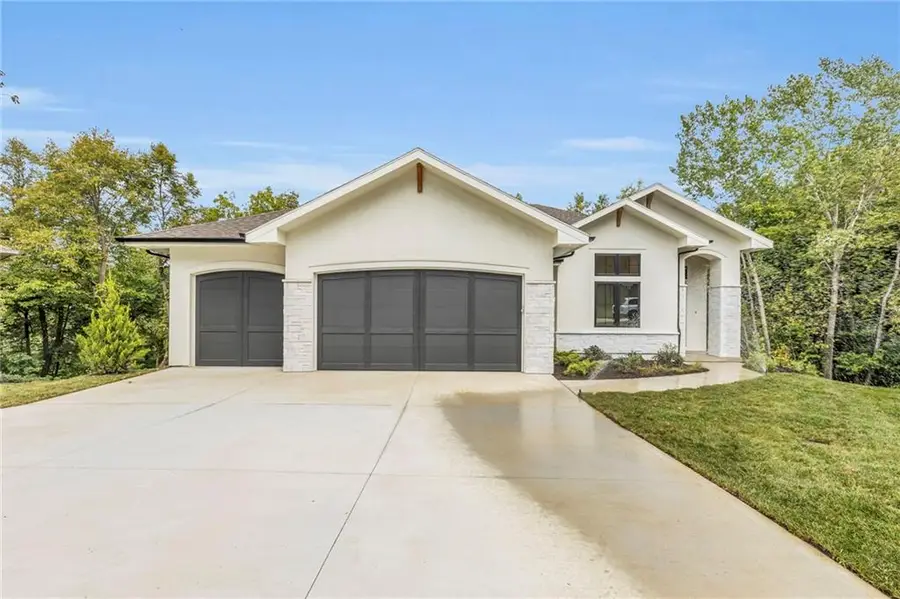 10410 River Hills Drive, Parkville, MO 64152 - #2