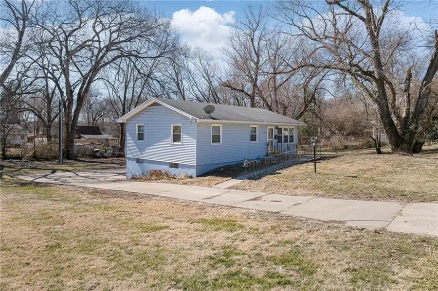 2420 Walnut Street, Saint Joseph, MO 64503 - #2