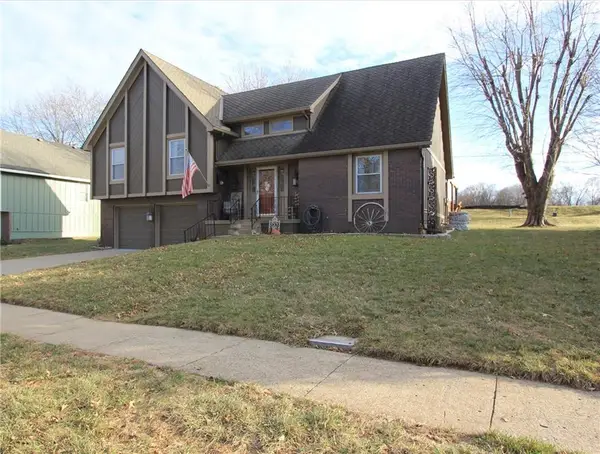 3711 NE Beechwood Drive, Lee's Summit, MO 64064