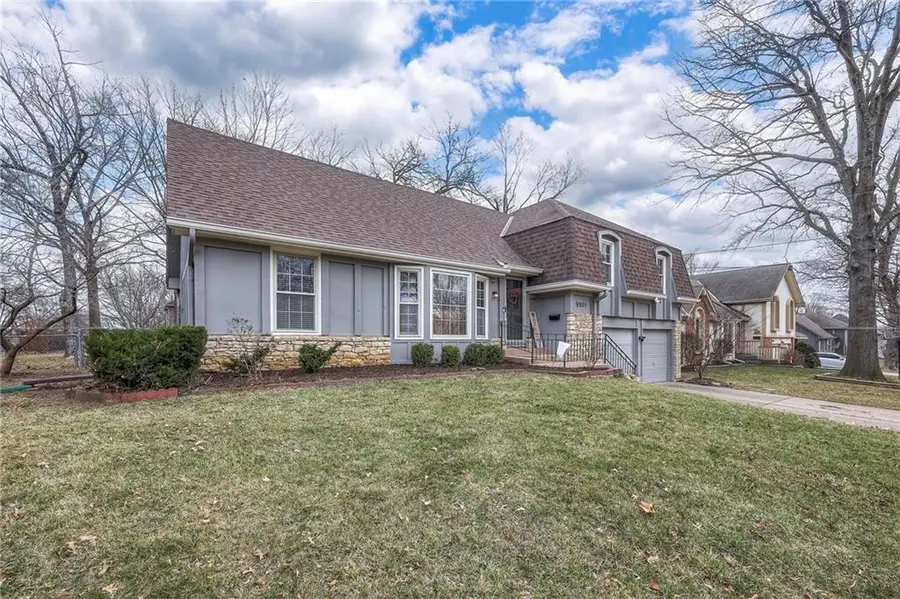 9901 Taylor Drive, Overland Park, KS 66212 - #3