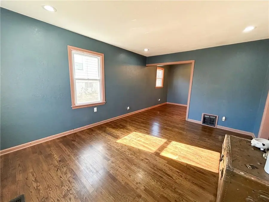 606 Thornton Street, Liberty, MO 64068 - #3