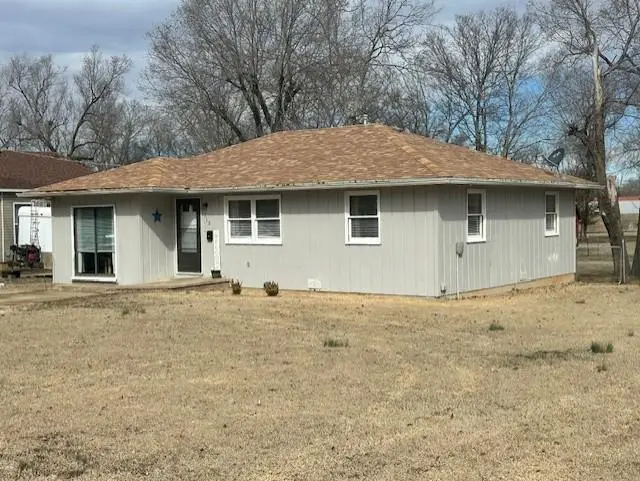 715 E National Avenue, Fort Scott, KS 66701 - #2
