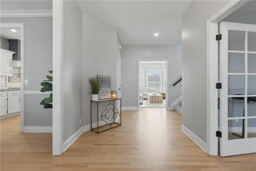 5827 Manor Lane, Parkville, MO 64152 - #3