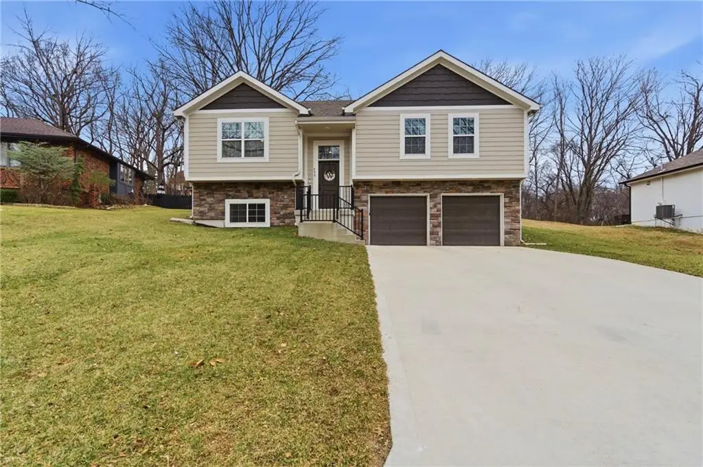 408 NW 40 Street, Kansas City, MO 64116 - #1