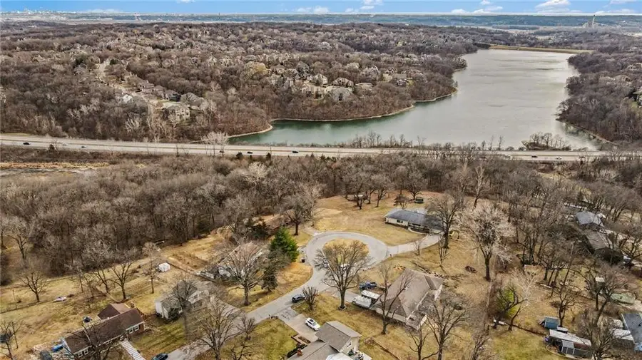 6501 NW Valley View Drive, Parkville, MO 64152 - #3