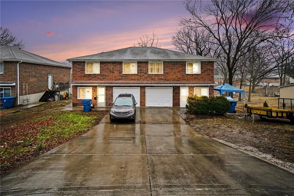 213-215 S Willow Avenue, Independence, MO 64053 - #1