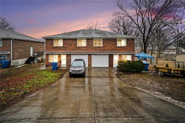 213-215 S Willow Avenue, Independence, MO 64053