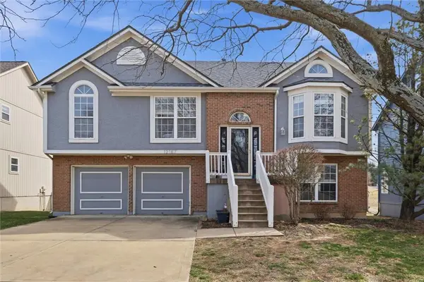 12187 S Troost Street, Olathe, KS 66061