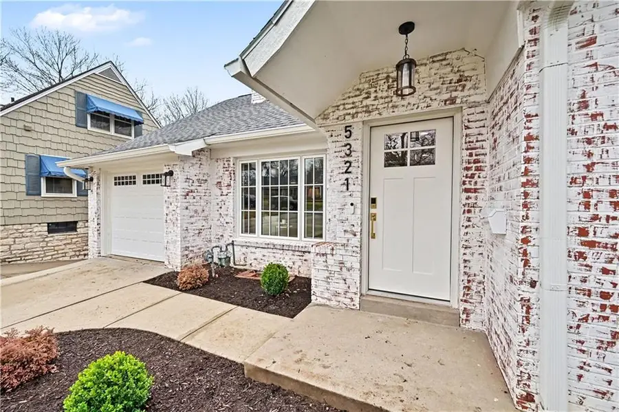 5321 Norwood Road, Fairway, KS 66205 - #2