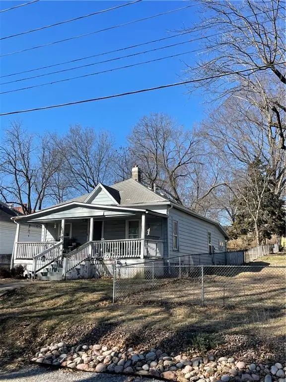 566 S Overton Avenue, Independence, MO 64055 - #2