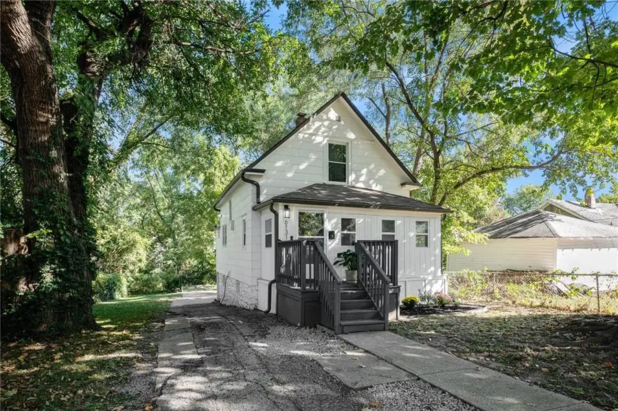 6131 Tracy Avenue, Kansas City, MO 64110 - #3