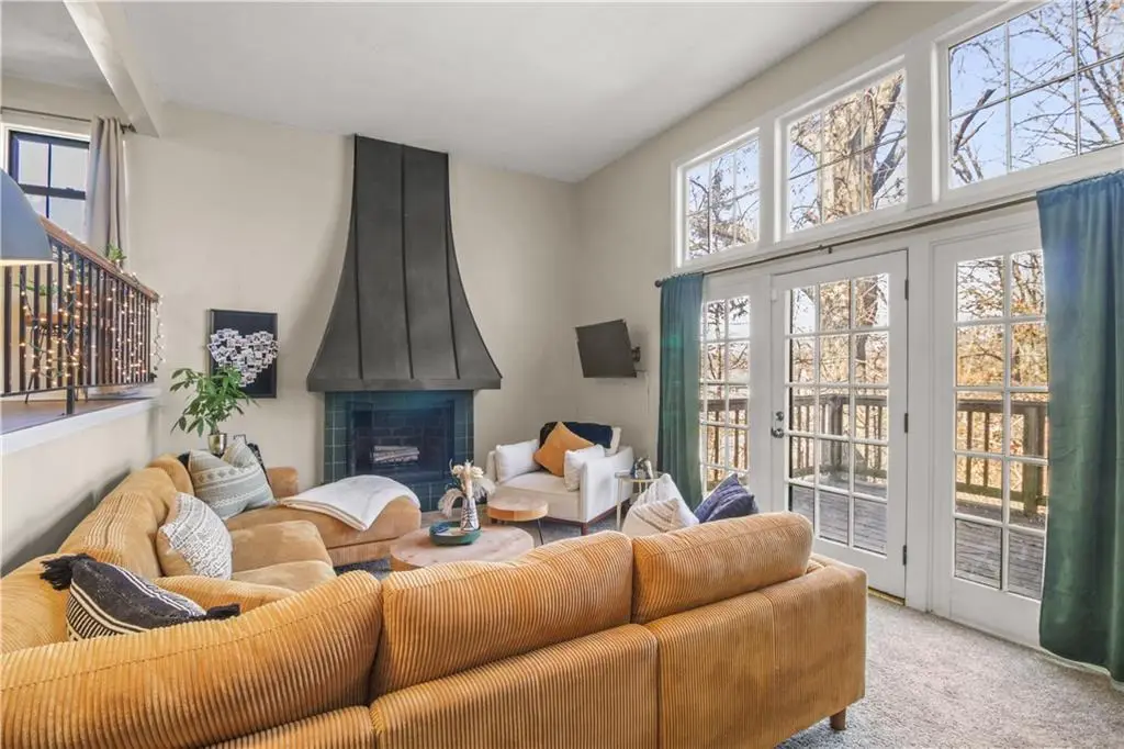 10209 Cedarbrooke Lane, Kansas City, MO 64131 - #1