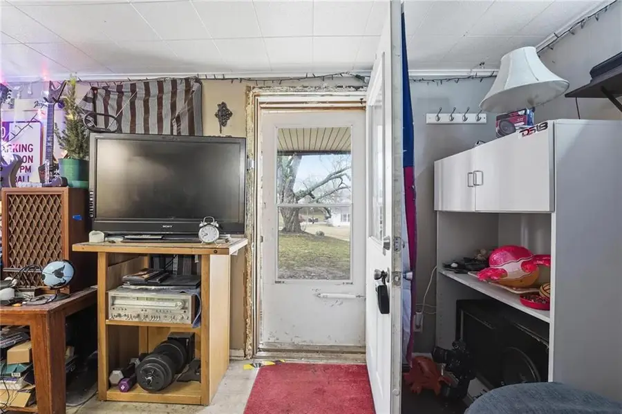 3730 Ditzler Avenue, Kansas City, MO 64133 - #2