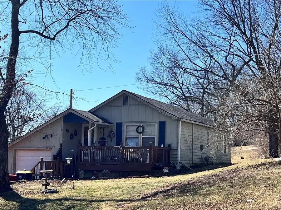 3734 Ditzler Avenue, Kansas City, MO 64133 - #2