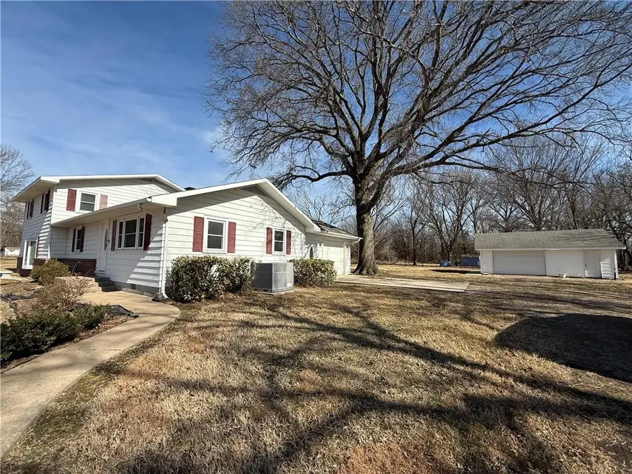792 S 196th Street, Pittsburg, KS 66762 - #3