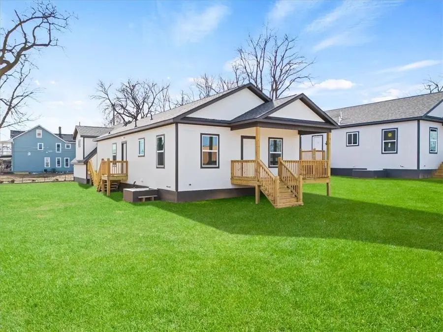 810 N 10th Street, Kansas City, KS 66102 - #2