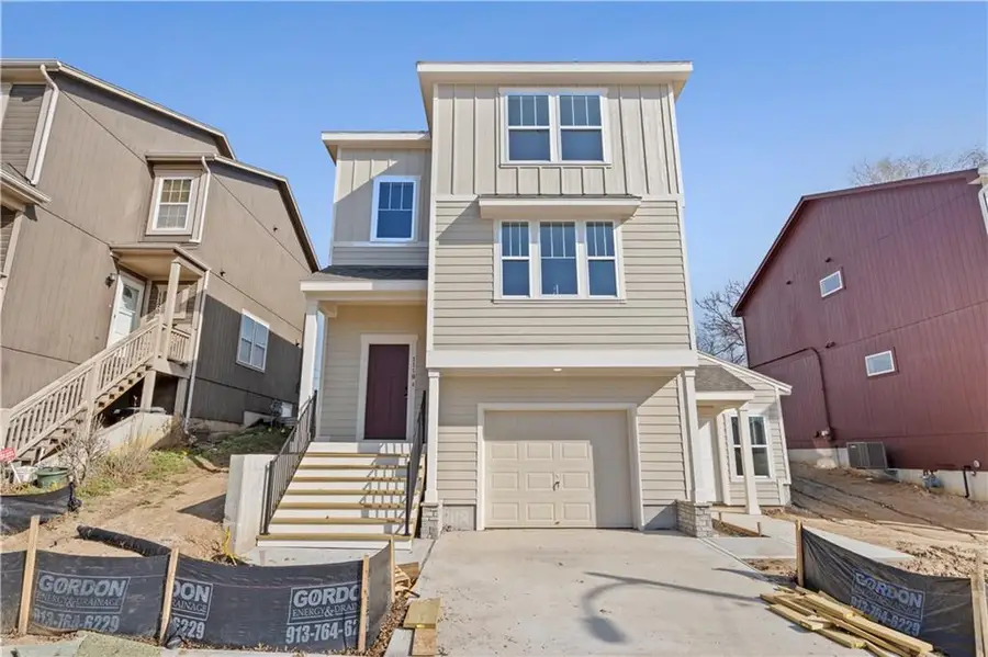 1118 Armstrong Avenue, Kansas City, KS 66102 - #2