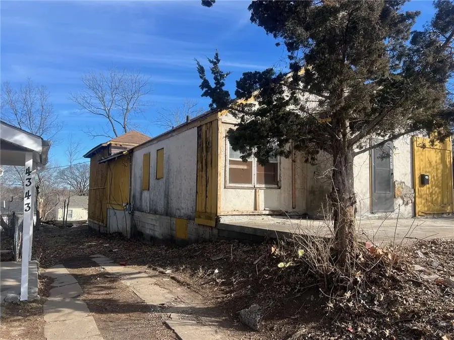 4347 Indiana Avenue, Kansas City, MO 64130 - #3