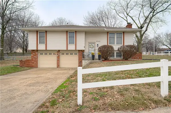 8042 N Stoddard Avenue, Kansas City, MO 64152