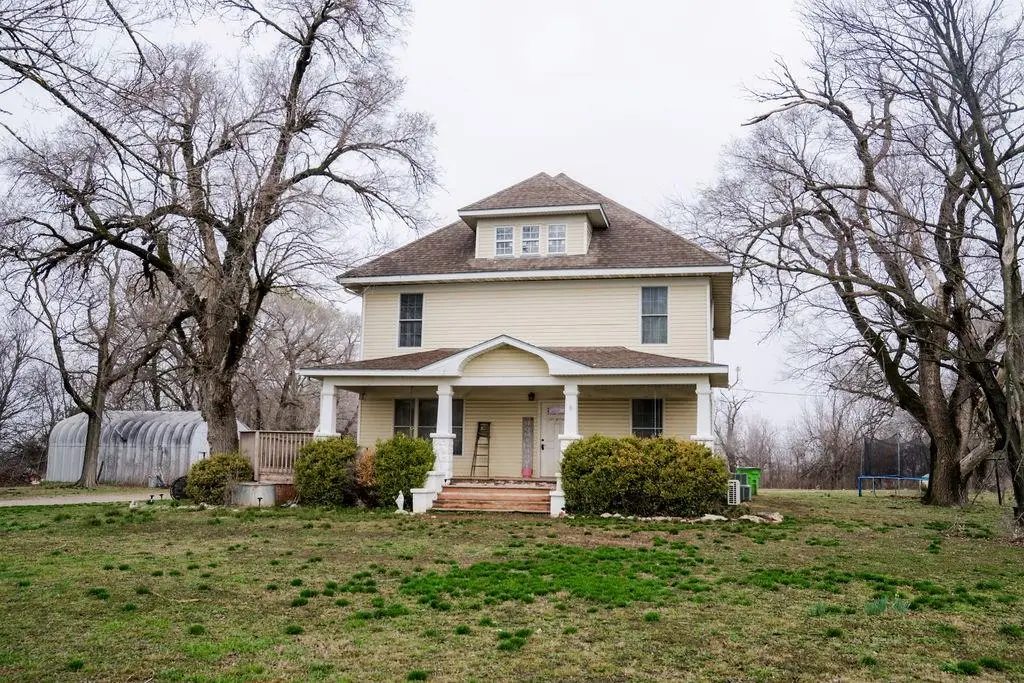 17850 10th Road, Parsons, KS 67357 - #1