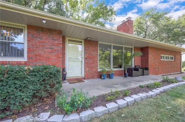 4036 Shrine Park Road, Leavenworth, KS 66048