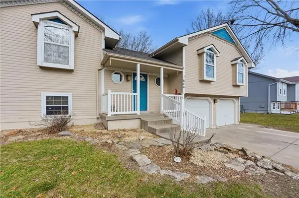 804 SE 16th Terrace, Oak Grove, MO 64075