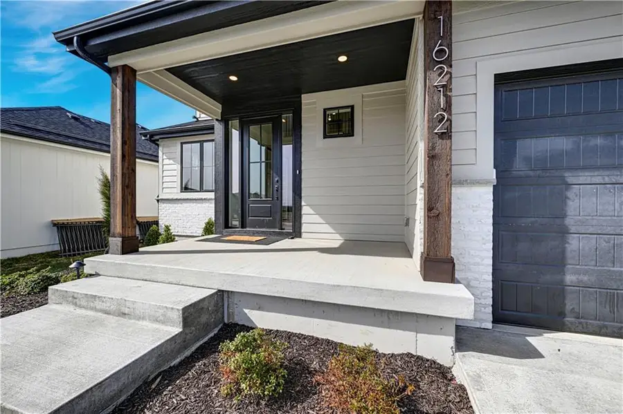 16212 S Twilight Lane, Olathe, KS 66062 - #3