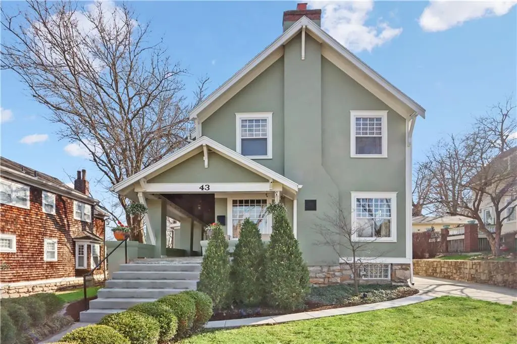 43 E 52nd Street, Kansas City, MO 64112 - #1
