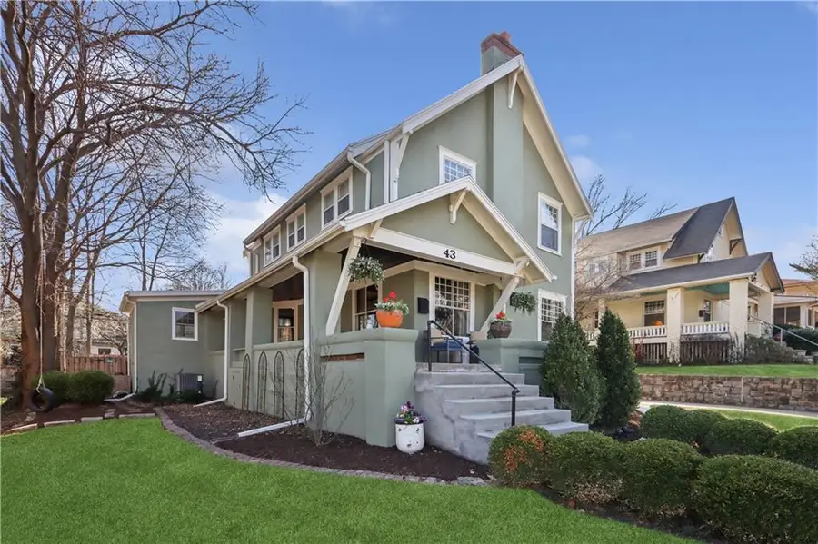 43 E 52nd Street, Kansas City, MO 64112 - #3