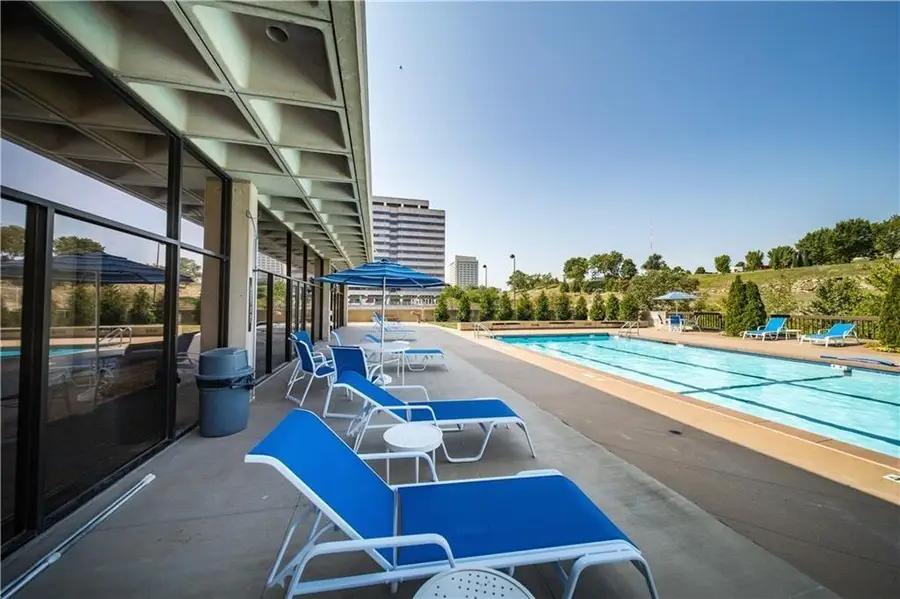 2525 Main #213 Street, Kansas City, MO 64108 - #2