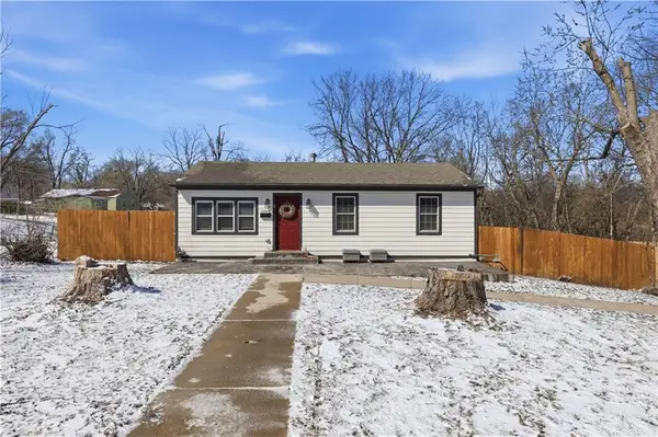 10302 Oakland Avenue, Kansas City, MO 64134