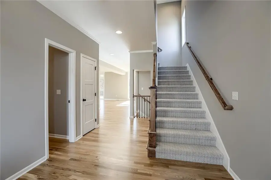 7485 N Utica Avenue, Parkville, MO 64152 - #2