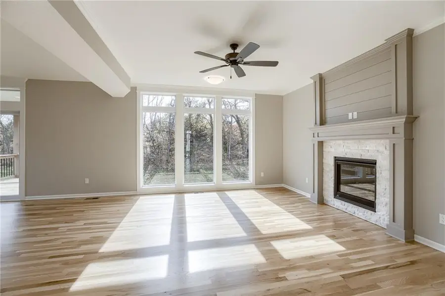 7485 N Utica Avenue, Parkville, MO 64152 - #3