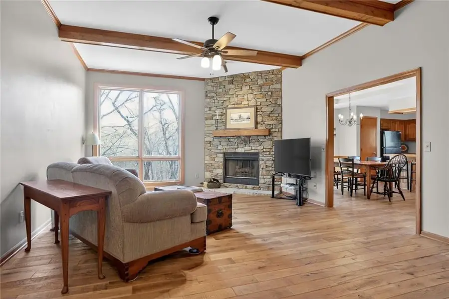 5917 Greenwood Drive, Shawnee, KS 66216 - #2