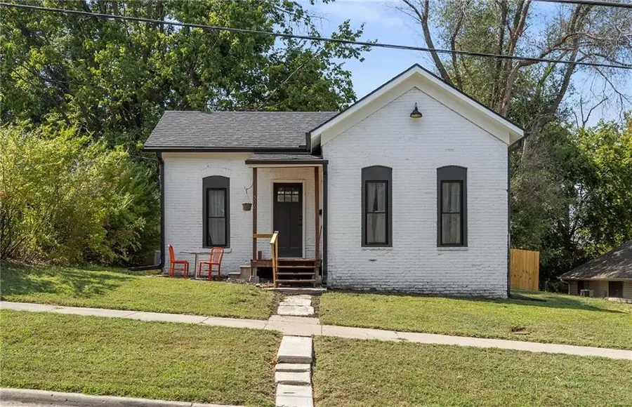 506 N Washington Avenue, Warrensburg, MO 64093 - #2