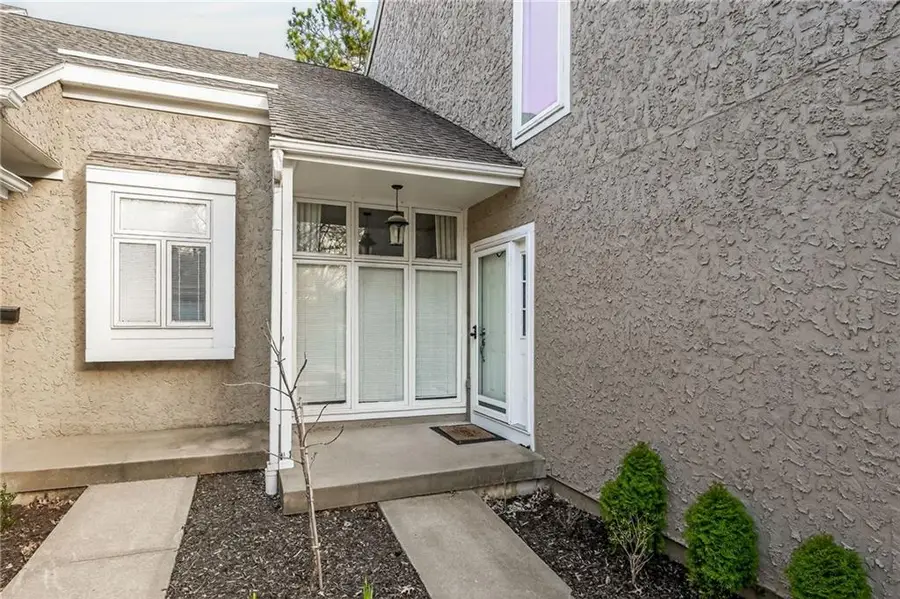 12545 Broadmoor Street, Overland Park, KS 66209 - #3