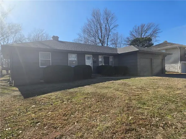 4980 NE Chouteau Drive, Kansas City, MO 64119