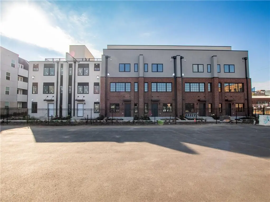 541 E 19th Street, Kansas City, MO 64108 - #1