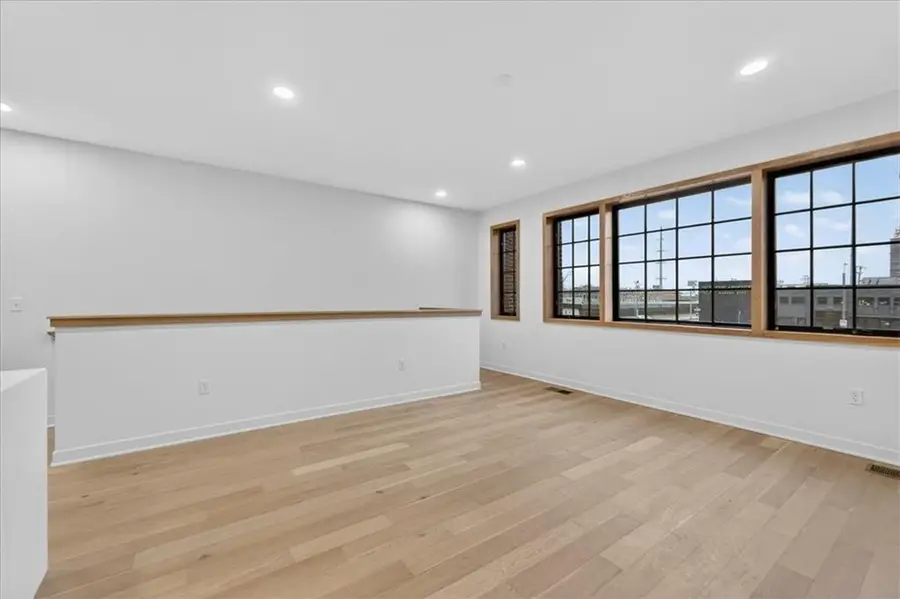 541 E 19th Street, Kansas City, MO 64108 - #3