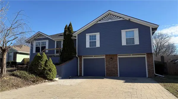 1613 NE Misty Lane, Lee's Summit, MO 64086