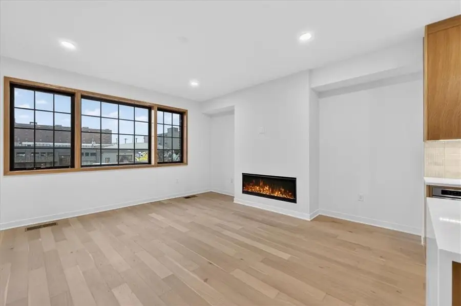 533 E 19th Street, Kansas City, MO 64108 - #3