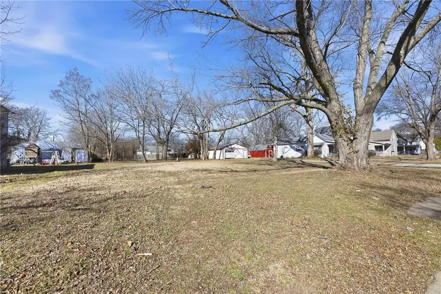 628 S Willow Street, Ottawa, KS 66067 - #2