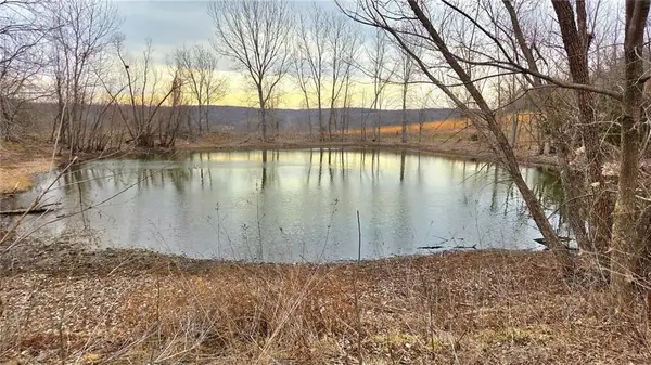 13748 Knapp Road, Centerville, KS 66014