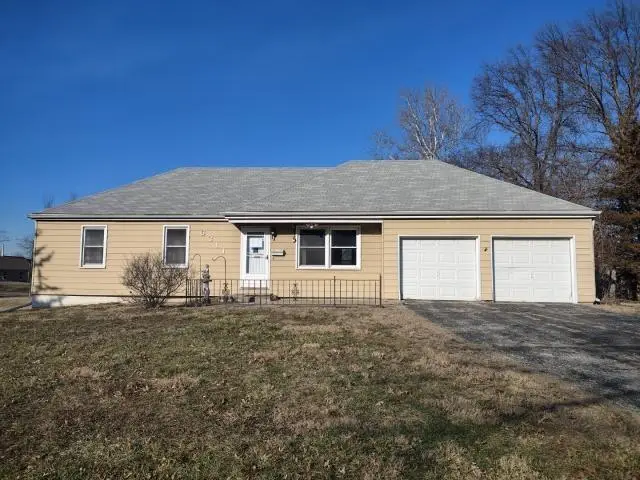 6311 N Kansas Avenue, Kansas City, MO 64119 - #1